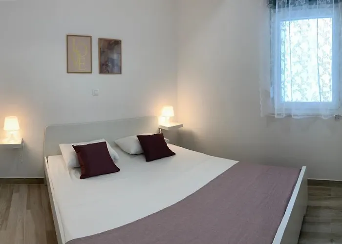 Villa Opuzen Apartamento