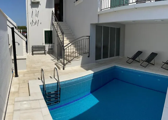 Villa Opuzen Apartamento